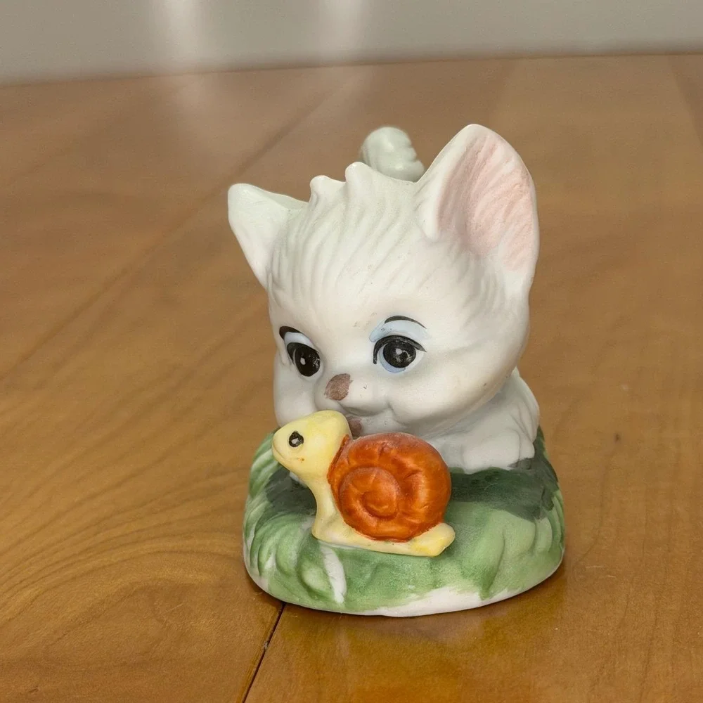 Lefton White Kitten with Snail Figurine Vintage Porcelain Cat Hand Painted 3.5